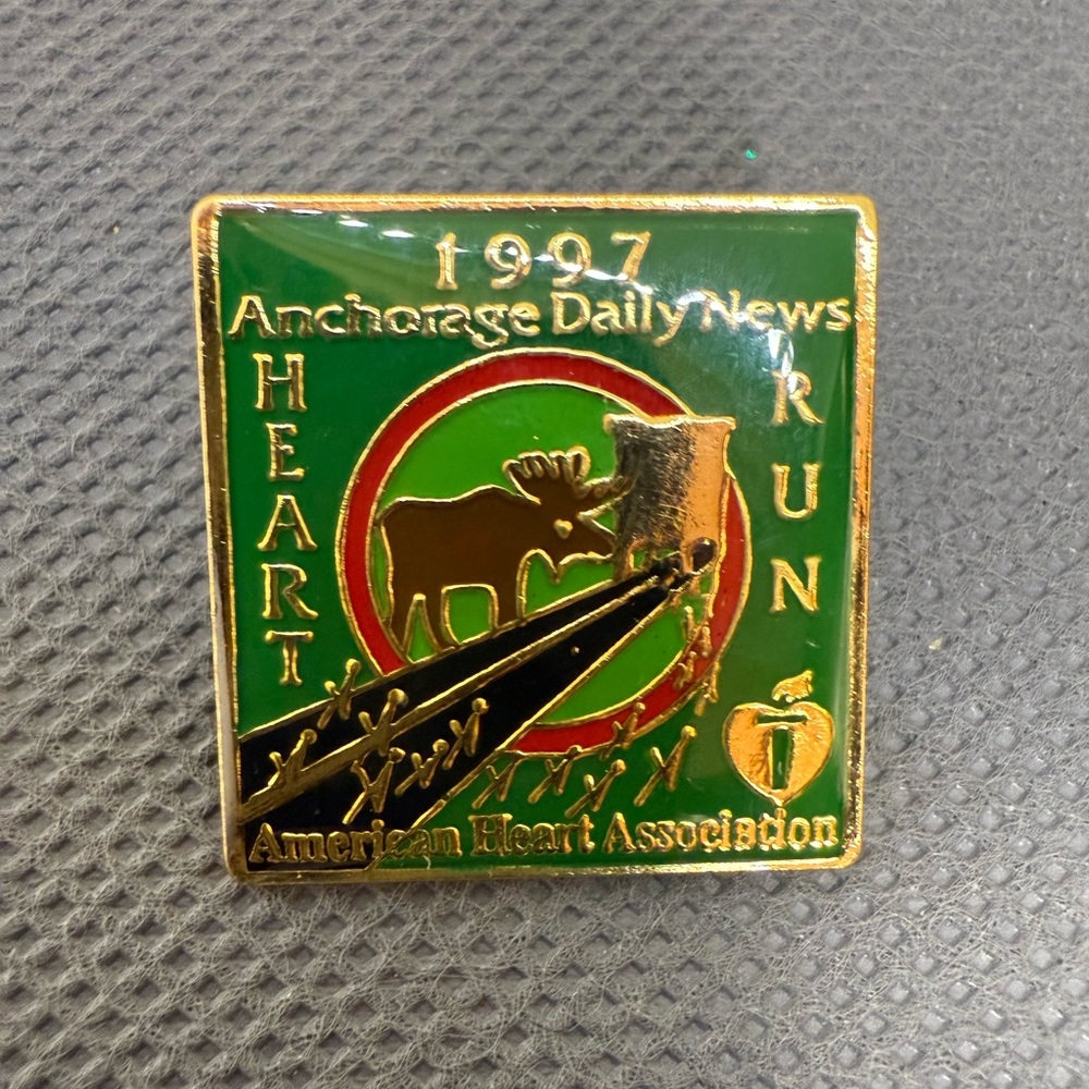 Vintage 1997 Anchorage Daily News Heart Run Alaska Commemorative Pin
